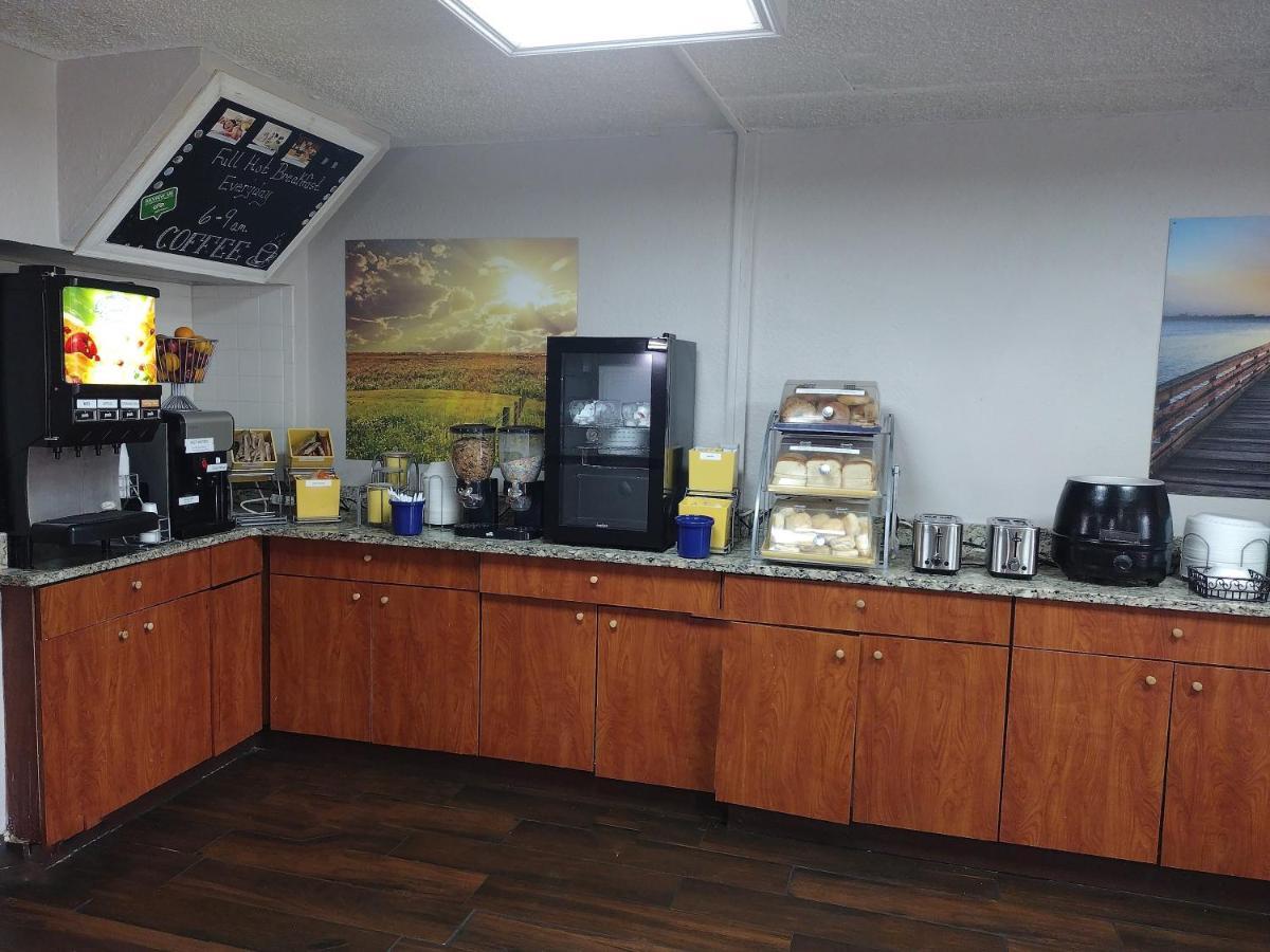 Days Inn By Wyndham Wildwood I-75 Экстерьер фото