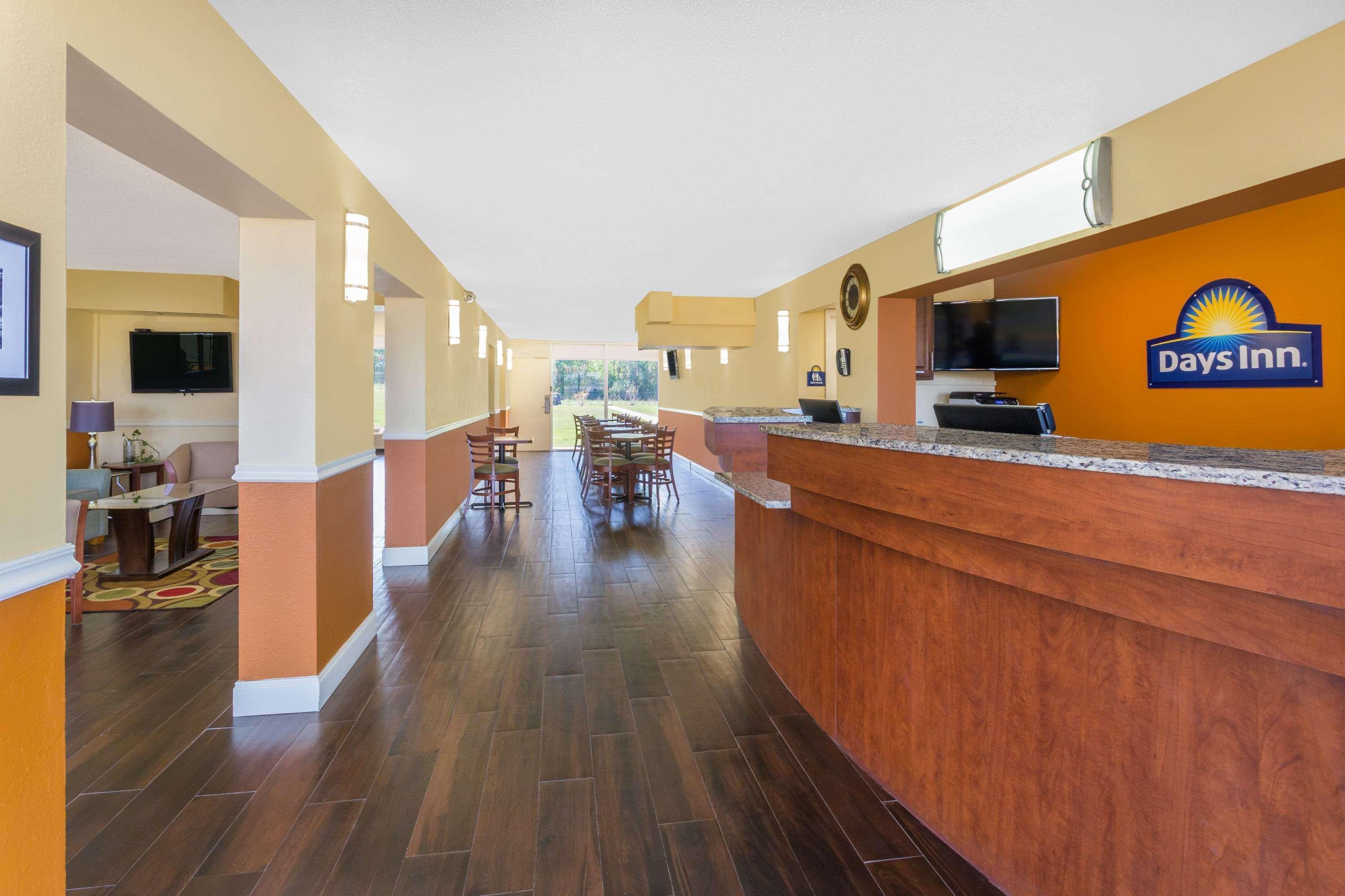 Days Inn By Wyndham Wildwood I-75 Экстерьер фото