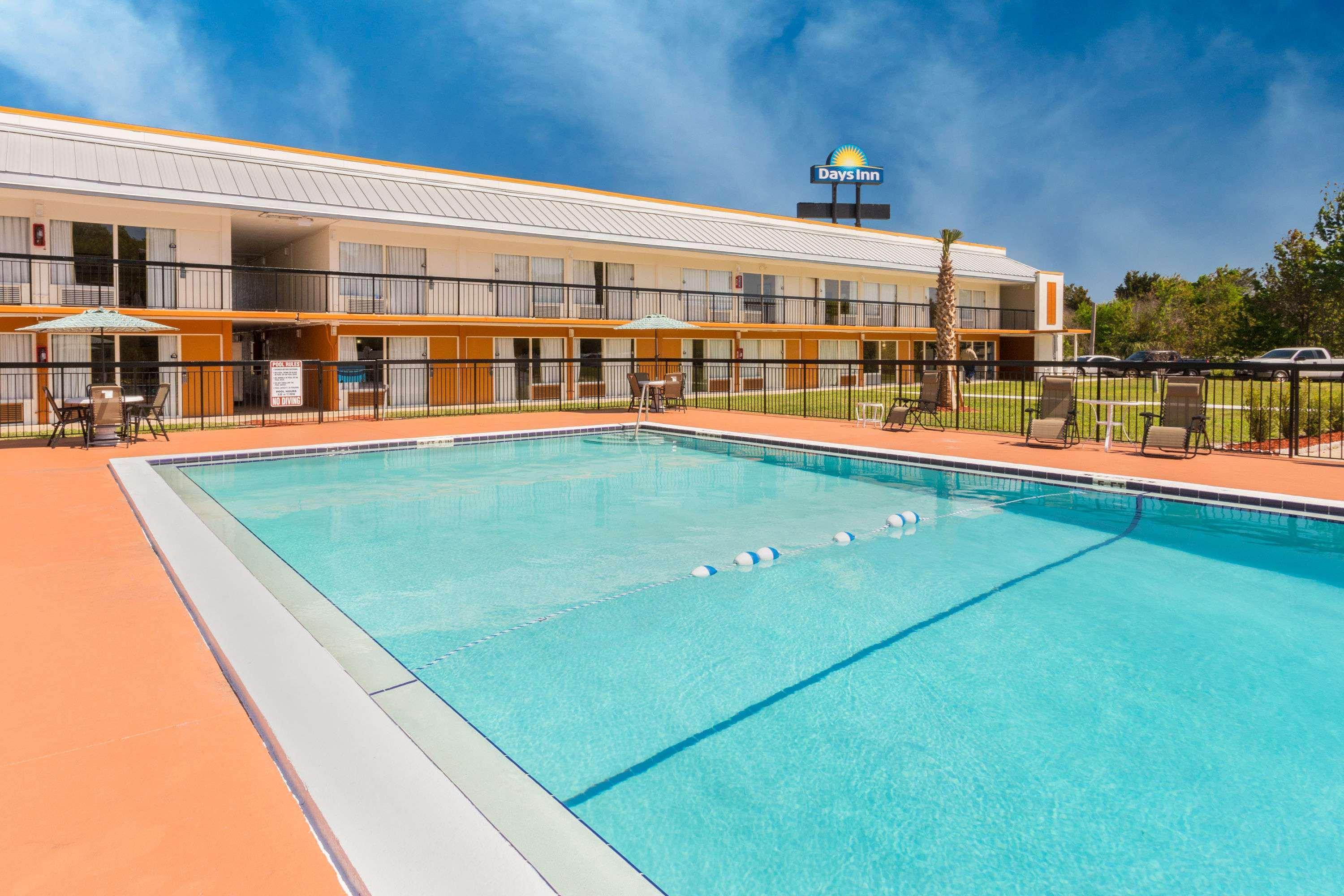 Days Inn By Wyndham Wildwood I-75 Экстерьер фото