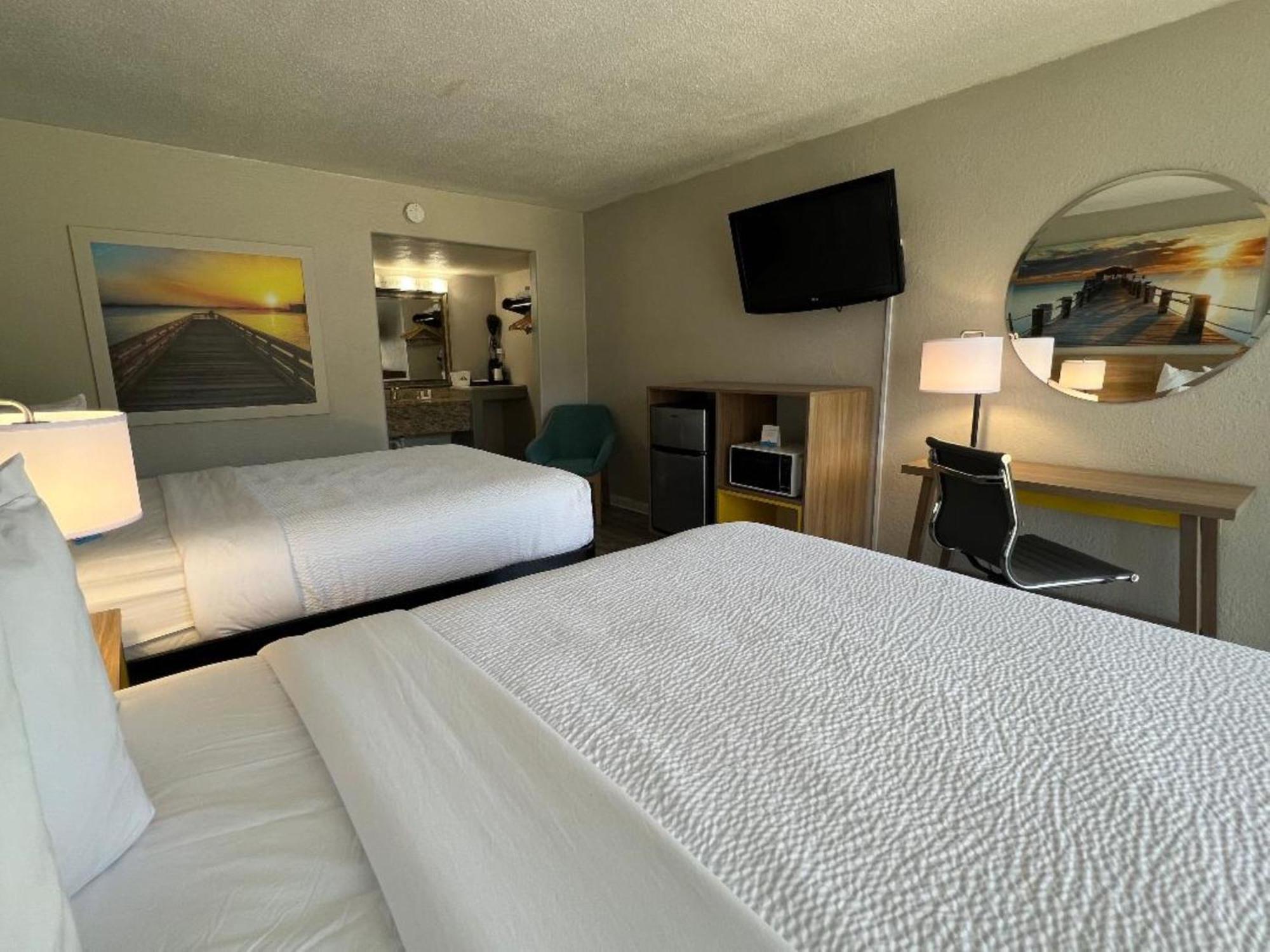 Days Inn By Wyndham Wildwood I-75 Экстерьер фото