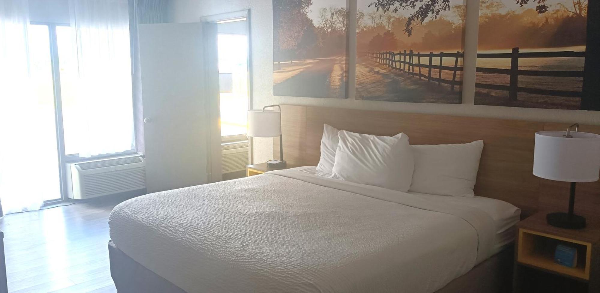 Days Inn By Wyndham Wildwood I-75 Экстерьер фото