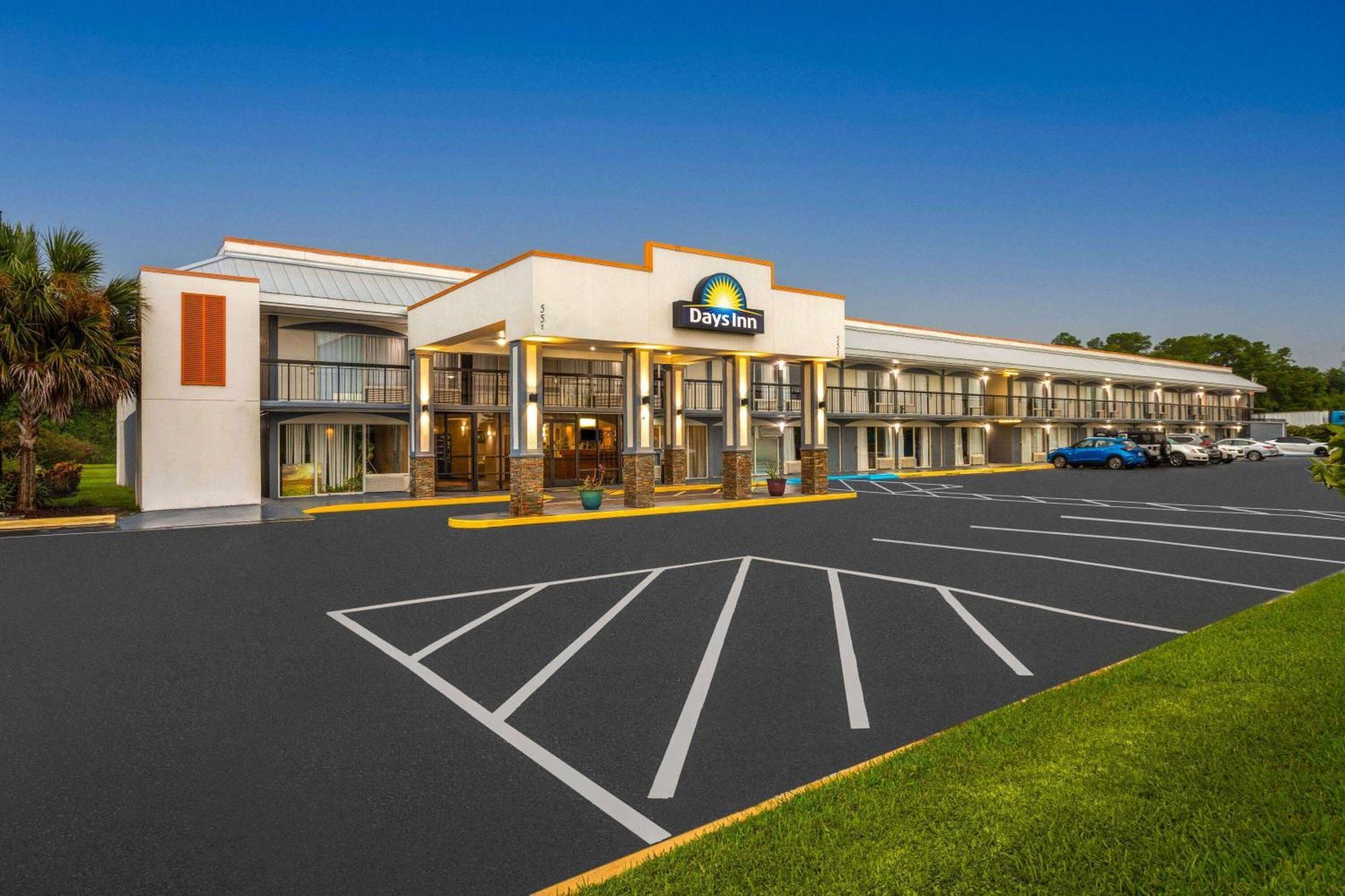 Days Inn By Wyndham Wildwood I-75 Экстерьер фото